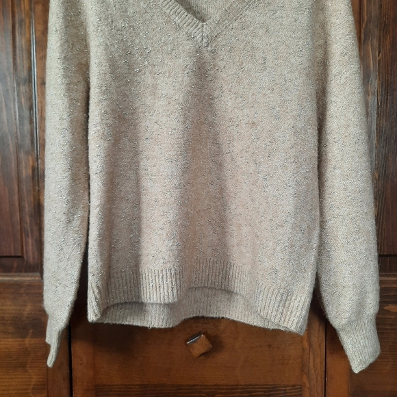 🛍 Loft Shimmer Stitch V-neck Sweater Tan Gold Metallic Knit 601906 Size Medium - Picture 4 of 13